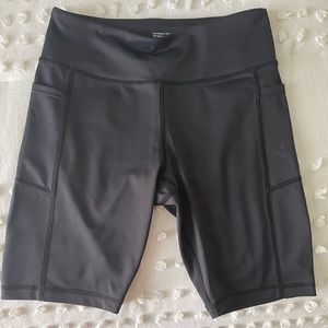 Zyia black light n tight pocket hustle shorts 8”, medium, two pair available